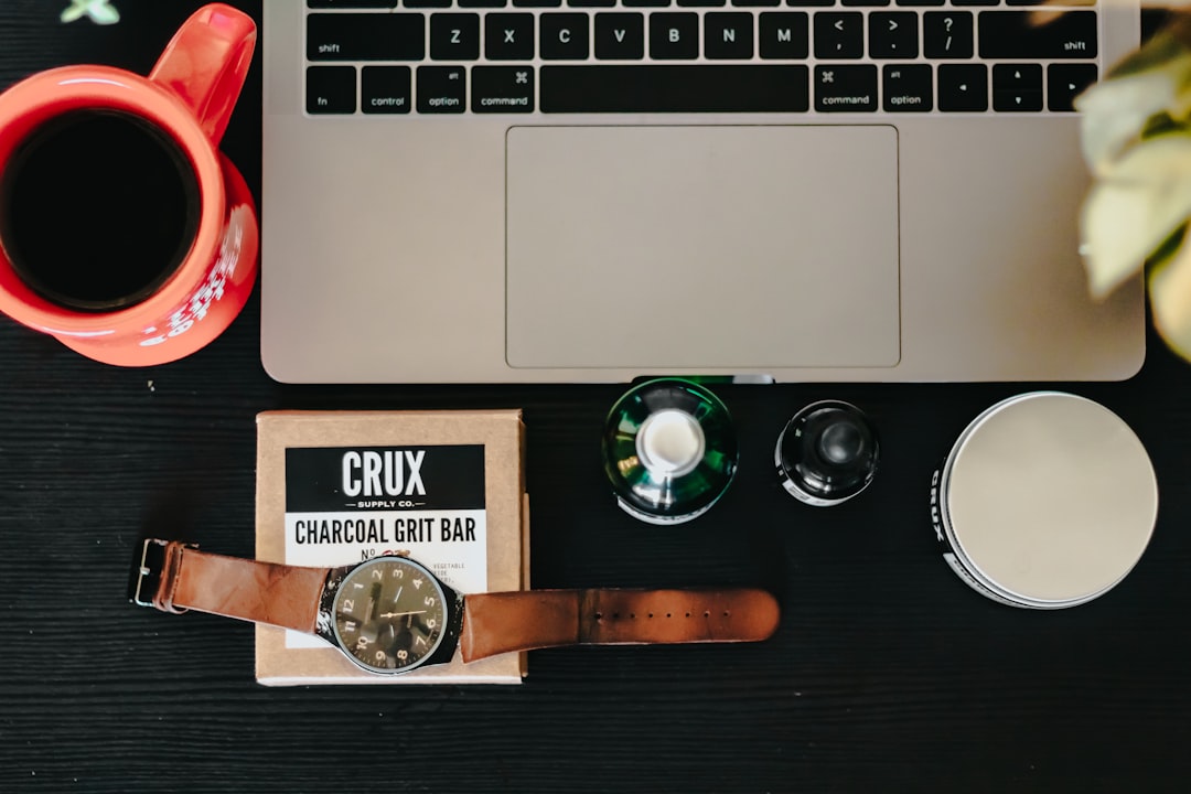 Jednoosobowa firma online w branży kreatywnej – jak przejść formalności